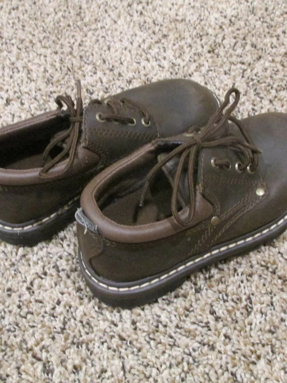 Faded Glory Low Top Lace Up Shoes Boys Size 10.5 Brown Leather Oxford Casual